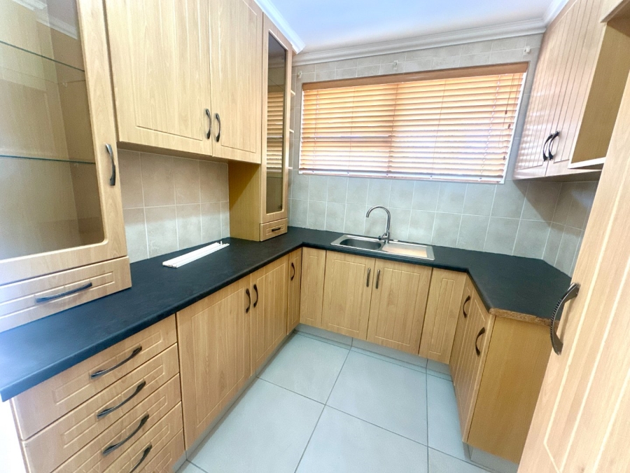 6 Bedroom Property for Sale in Denver Park Western Cape
